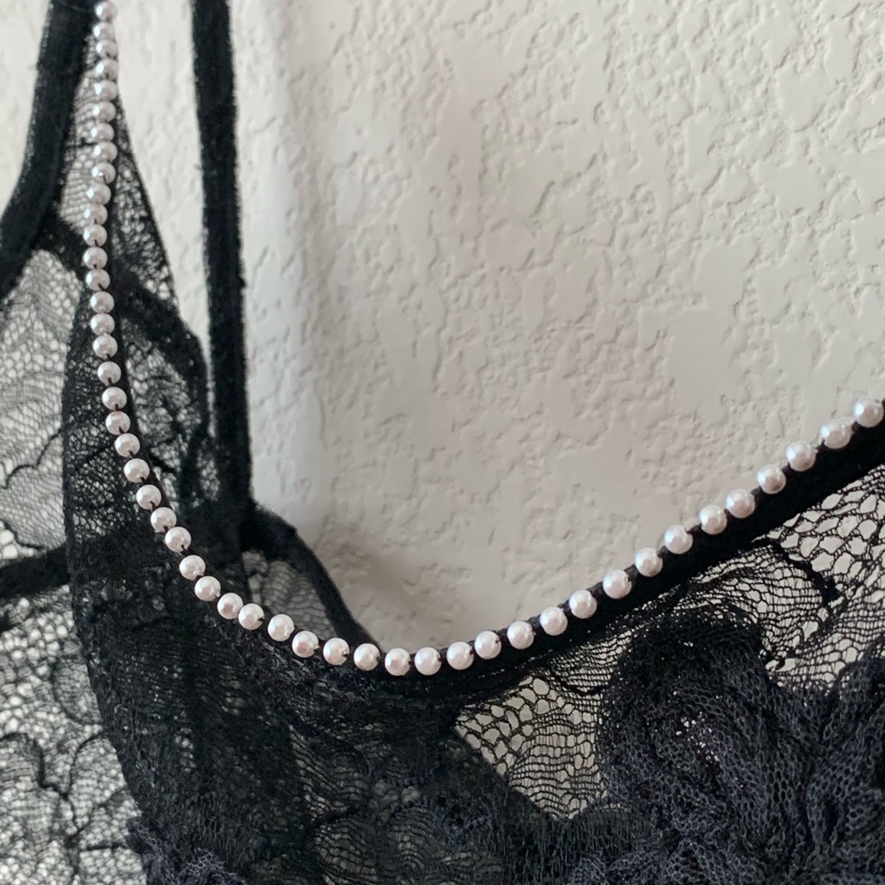 NEW Chanel lace pearl embroidered top - Picture 11 of 16